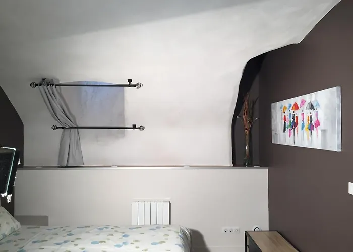 Ancienne Imprimerie Dans Le Centre Historique De Valence Apartman